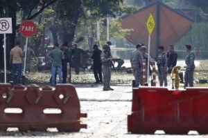 ATENTADO CALI | Al menos cinco muertos por un atentado con un camión bomba contra una base aérea en Colombia | elperiodico.com