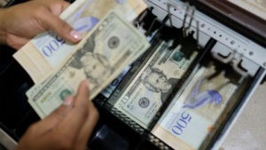 Aarón Olmos explicó el impacto del encaje en créditos bancarios en Venezuela