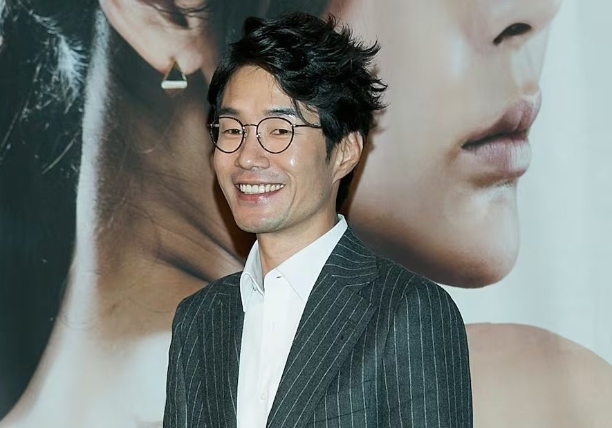 Actor surcoreano Song Young-kyu fue hallado muerto dentro de su auto