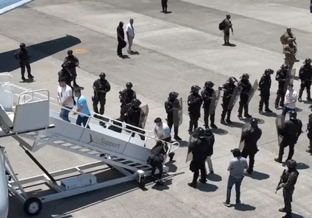 Al menos 20 de los 252 venezolanos liberados tienen delitos