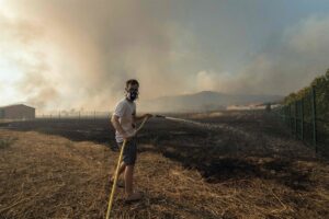 Al menos un muerto y nueve heridos por un gran incendio en el sur de Francia | europapress.es