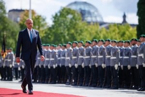 Alemania recupera el servicio militar para  reclutar a miles de soldados frente a Rusia | elmundo.es