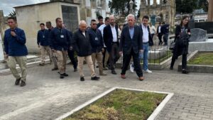 Álvaro Uribe homenajea en el lugar del atentado al asesinado senador Uribe Turbay: «Que en este lugar se simbolice una llama eterna» – AlbertoNews