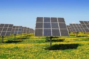 América Latina puede liderar la transición energética mundial, según informe de expertos