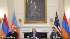 Armenia y CONFLICTO INTERNACIONAL | Azerbaiyán firman la paz frente a Trump tras décadas de guerra en el Alto Karabaj | elperiodico.com