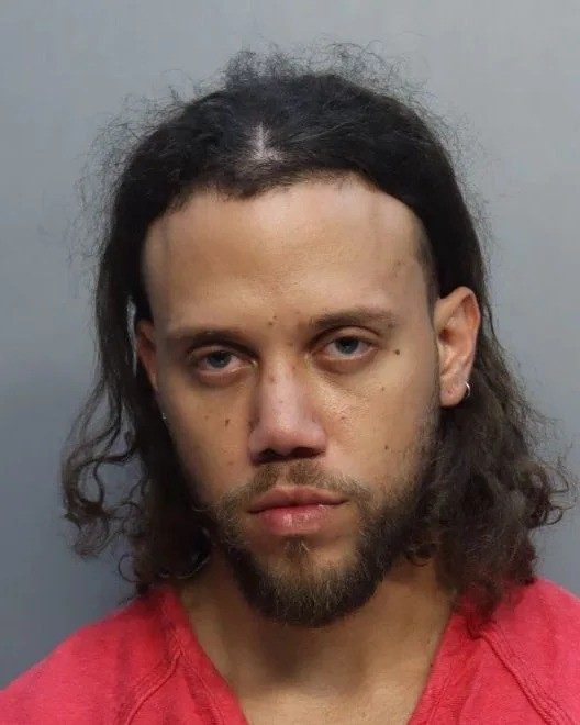 Arrestan al reguetonero Jhayco por posesión de cocaína y cannabis en Miami