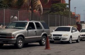 Aumentan las colas por escasez de gasolina
