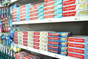 Autoridades sanitarias de Panamá ordenaron retirar del mercado la pasta dental de Colgate
