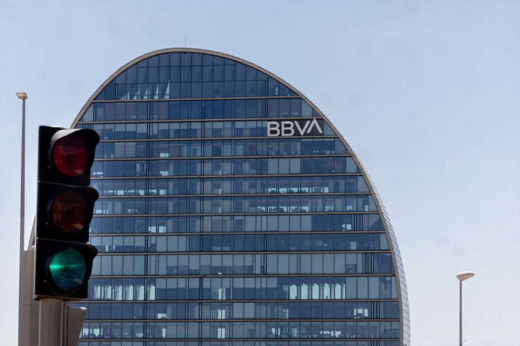 BBVA decide seguir adelante con la OPA sobre Banco Sabadell