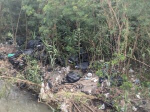 Basurero en las cercanías al río Táchira