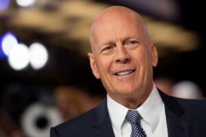 Bruce Willis sigue siendo «muy activo» y cuenta con «buena salud» pese a su enfermedad