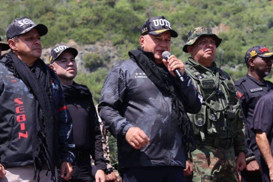 Cabello anuncia incautación de 1.500 kg de explosivos