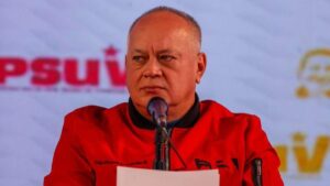 Cabello critica a la izquierda en Bolivia por no mantener la unidad para preservar el poder