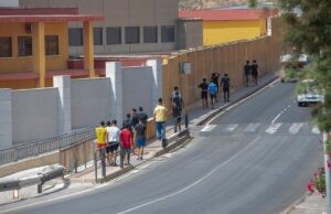 Canarias, Ceuta y Melilla podrían solicitar la contingencia migratoria al superar el triple de su capacidad | europapress.es