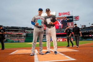 Carlos Mendoza y Miguel Cairo hicieron historia en la MLB