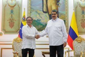Chavismo agradeció el apoyo de Petro a Maduro ante aumento de recompensa por su captura | lapatilla.com