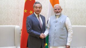 China e India acuerdan reanudar vuelos tras visita de Wang – DW – 20/08/2025