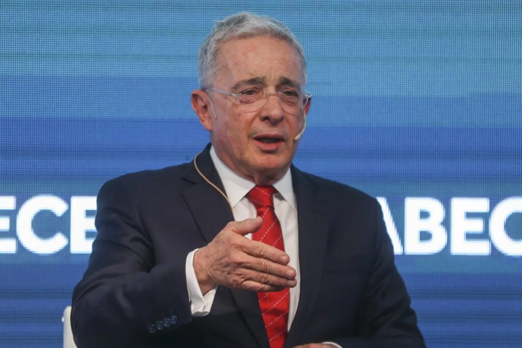Claves de los delitos por los que condenaron al expresidente Uribe