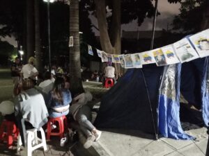 Colectivos paramilitares atacaron vigilia de madres frente al TSJ