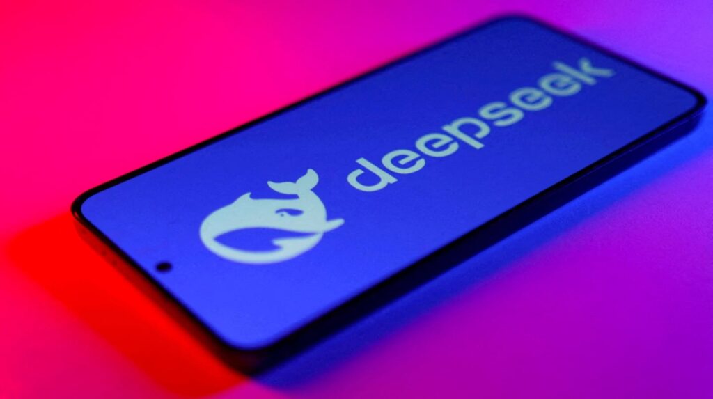 Cómo funciona DeepSeek v3.1, la nueva versión de la IA china que busca destronar a ChatGPT