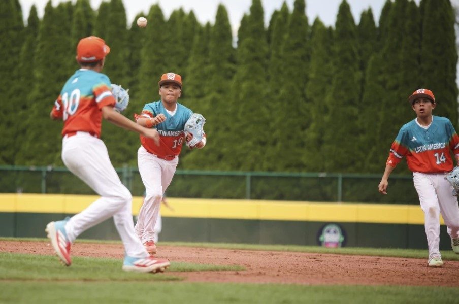 Con poco apoyo y a 3.540 km de casa, Venezuela gana a Puerto Rico en Serie Mundial de Pequeñas Ligas - AlbertoNews