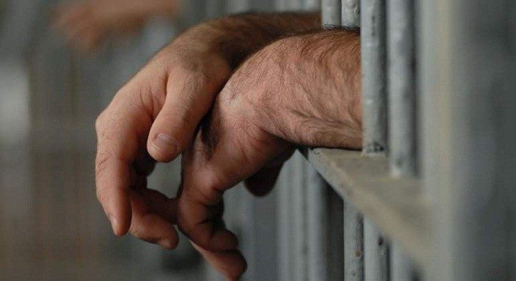 Condenado a 24 años por atacar sexualmente a una niña