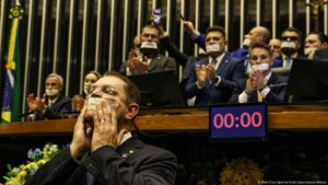 Congreso brasileño cancela sesiones por boicot opositor – DW – 06/08/2025