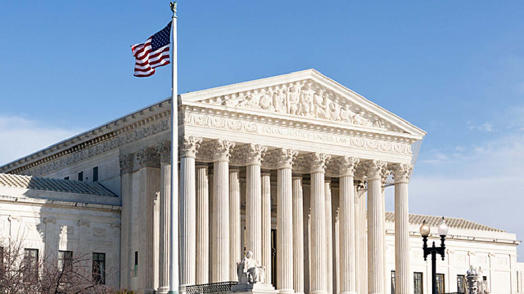 Corte Suprema de EEUU aprueba recortes en becas para investigaciones en diversidad - AlbertoNews
