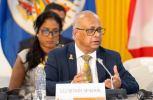 Crisis en la OEA: fuertes críticas a Albert Ramdin por ignorar a dictadores como Nicolás Maduro