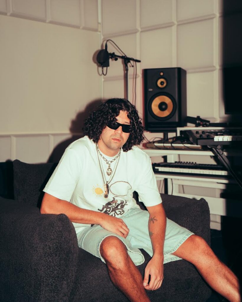 Danicrazytown: el venezolano que marca tendencia en la producción musical latina