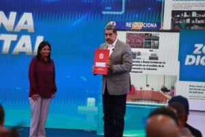 Delcy Rodríguez califica de «show» denucia de fiscal de EEUU contra Maduro