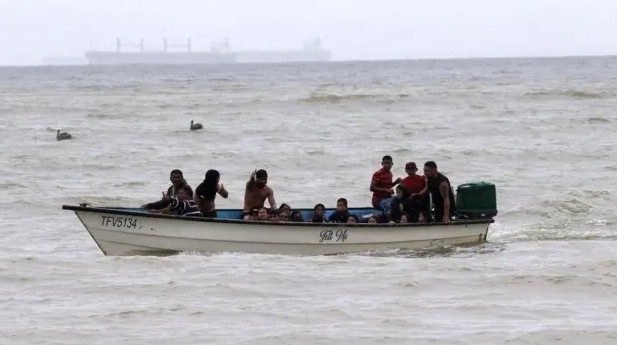 Detienen a veinte migrantes venezolanos a bordo de una embarcación en Trinidad y Tobago