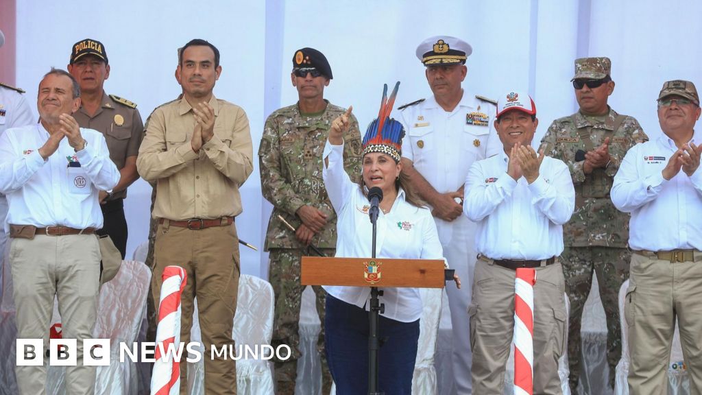 Dina Boluarte visita Santa Rosa en medio de la disputa entre Perú y Colombia por el territorio del Amazonas