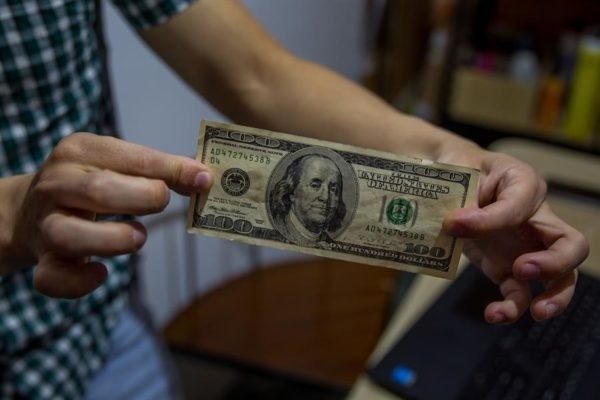 Dólar BCV sigue en alza y quedó a nada de superar un nuevo hito