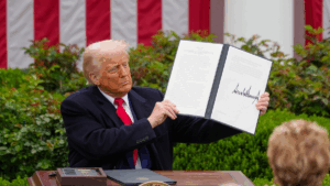 Donald Trump anunció que las importaciones de oro no estarán sujetas a aranceles