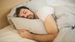 Dormir con aretes puede generar daños irreversibles