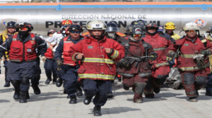 Dotan de nuevo equipamiento y vehículos a bomberos del país