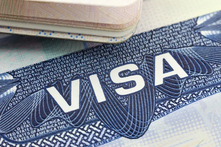 EN DETALLE | Qué se sabe sobre la fianza de hasta $15,000 que EEUU propone cobrar a algunos solicitantes de visas - AlbertoNews