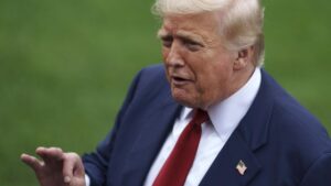 ESTADOS UNIDOS | Trump amenaza con un arancel del 35% a la UE si no cumple con su pacto de invertir 600.000 millones en EEUU | elperiodico.com