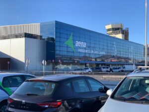 El Gobierno inicia los traslados de menores migrantes con un grupo de diez a la Península | europapress.es