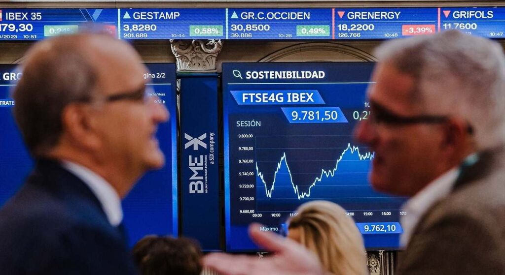 El Ibex 35 encadena siete jornadas al alza, su mejor racha desde mayo, aunque se resisten los 15.000 puntos