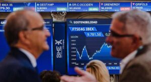 El Ibex 35 encadena siete jornadas al alza, su mejor racha desde mayo, aunque se resisten los 15.000 puntos