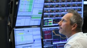 El Ibex cierra su tercera semana consecutiva de ganancias, a las puertas de los 15.400 puntos, gracias a Powell