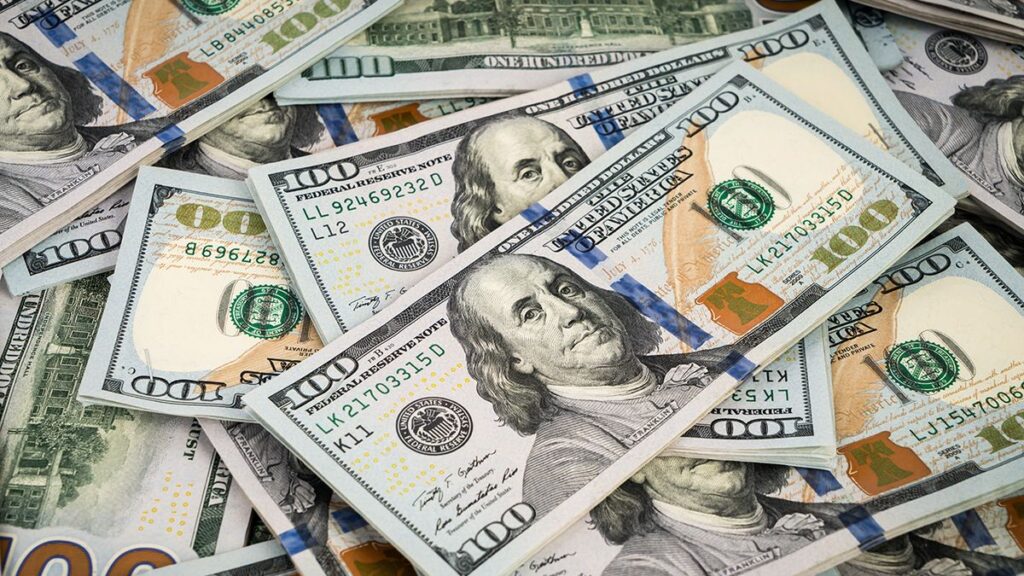 El dólar oficial vuelve a cotizar al alza en la previa de una licitación clave del Tesoro
