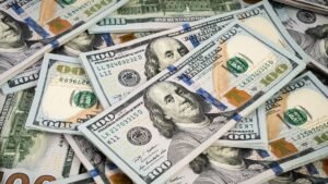 El dólar oficial vuelve a cotizar al alza en la previa de una licitación clave del Tesoro