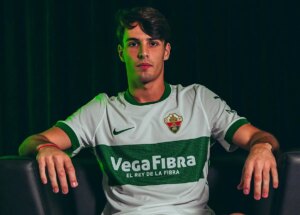 El hijo de Fernando Redondo lleva la elegancia de su juego al ascendido Elche: «Mi padre era como tres jugadores en uno» | LaLiga EA Sports 2025 | elmundo.es