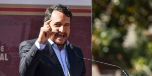 El hijo de López Obrador reaparece y rechaza las acusaciones por sus vacaciones en Tokio