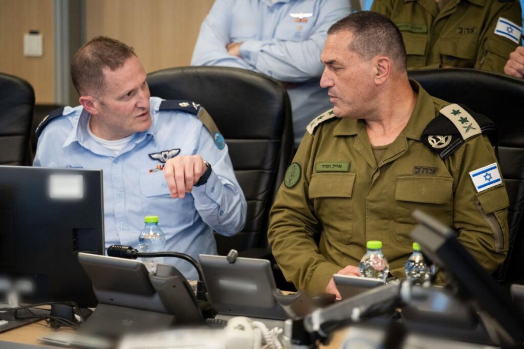 El ministro de Defensa afirma que el Ejército "acatará" la decisión del gabinete sobre los planes para Gaza