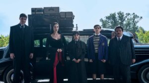 El regreso de ‘Merlina’ nos reencuentra con la familia Addams; entrevista con Catherine Zeta-Jones