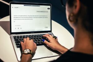 El uso de ChatGPT como «psicólogo» crece, pero tiene grandes riesgos